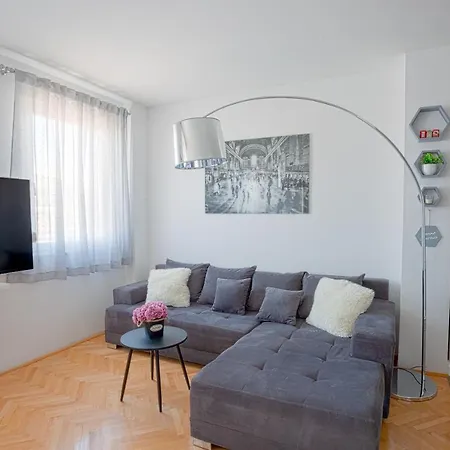 Luana Appartement *